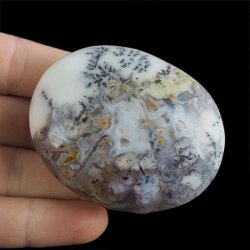 OPAL Z DENDRYTAMI - OTOCZAK - 62 mm - MADAGASKAR