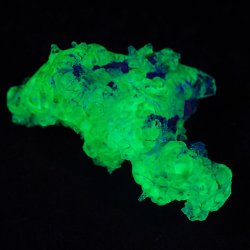 OPAL WODNY  (HIALIT) - FLUORESCENCYJNY - 33 mm - NAMIBIA