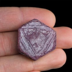 RUBIN - NATURALNY KRYSZTAŁ - 29 mm - TANZANIA