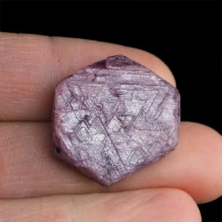 RUBIN - NATURALNY KRYSZTAŁ - 28 mm - TANZANIA