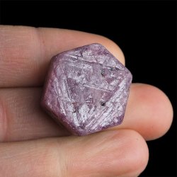 RUBIN - NATURALNY KRYSZTAŁ - 26 mm - TANZANIA