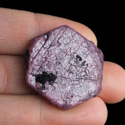 RUBIN - NATURALNY KRYSZTAŁ - 34 mm - TANZANIA