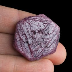 RUBIN - NATURALNY KRYSZTAŁ - 34 mm - TANZANIA