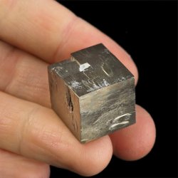 PIRYT - NATURALNY KRYSZTAŁ A 19 mm - HISZPANIA