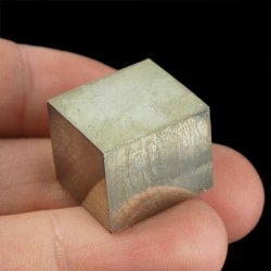 PIRYT - NATURALNY KRYSZTAŁ A 19 mm - HISZPANIA