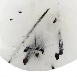 KRYSZTAŁ GÓRSKI Z CZARNYM TURMALINEM  - PŁASKI OTOCZAK - 51 mm