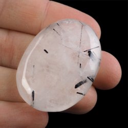 KRYSZTAŁ GÓRSKI Z CZARNYM TURMALINEM  - PŁASKI OTOCZAK - 44 mm