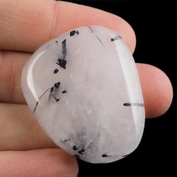 KRYSZTAŁ GÓRSKI Z CZARNYM TURMALINEM  - PŁASKI OTOCZAK - 44 mm