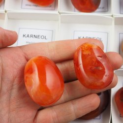 KARNEOL - OTOCZAK W PUDEŁKU Z OPISEM - 35-50 mm - MADAGASKAR