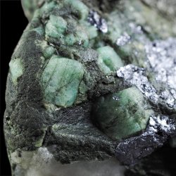SZMARAGD, MOLIBDENIT - 61 mm - BRAZYLIA