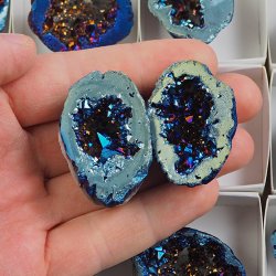 KRYSZTAŁ GÓRSKI - BLUE AURA - GEODA - 32-48 mm