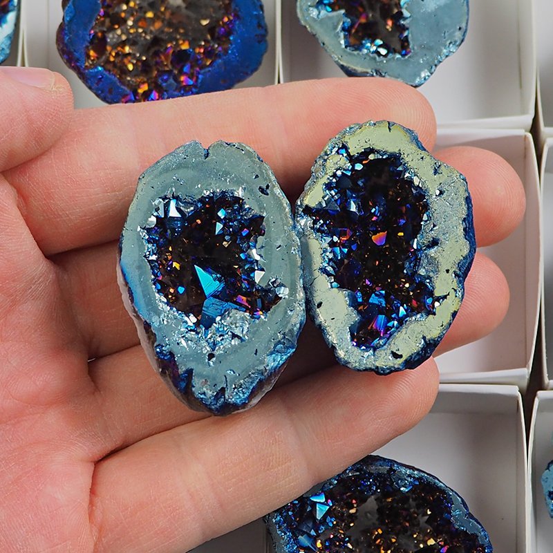 KRYSZTAŁ GÓRSKI - BLUE AURA - GEODA - 32-48 mm
