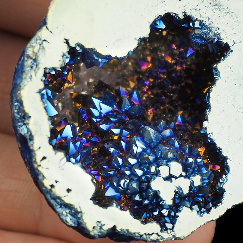 KRYSZTAŁ GÓRSKI - BLUE AURA - GEODA - 48 mm