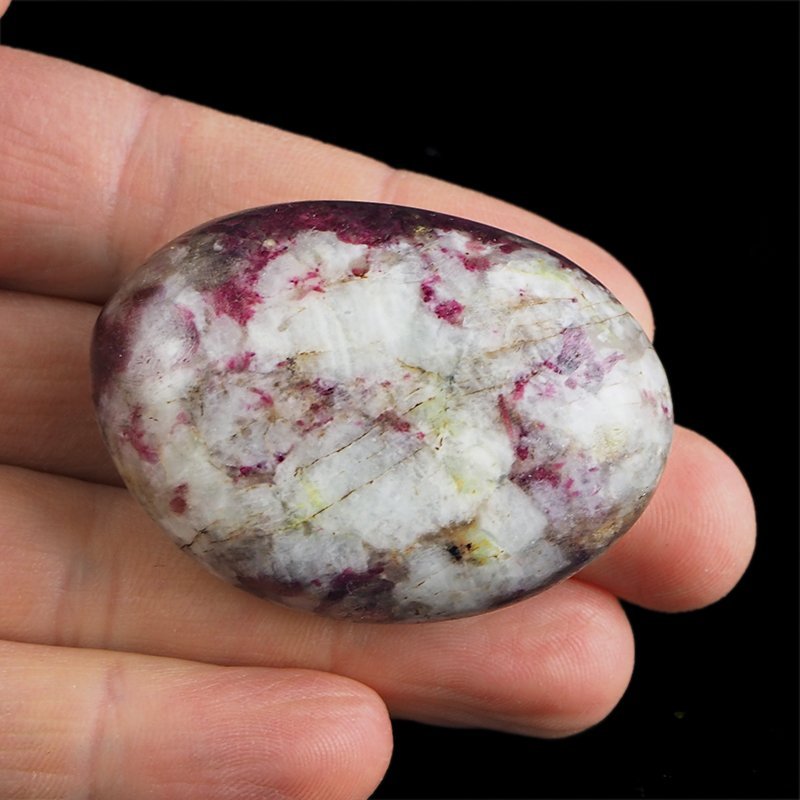 TURMALIN RUBELIT - OTOCZAK - 51 mm - MADAGASKAR