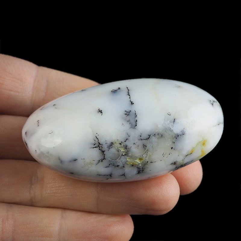 OPAL Z DENDRYTAMI - OTOCZAK - 68 mm - MADAGASKAR