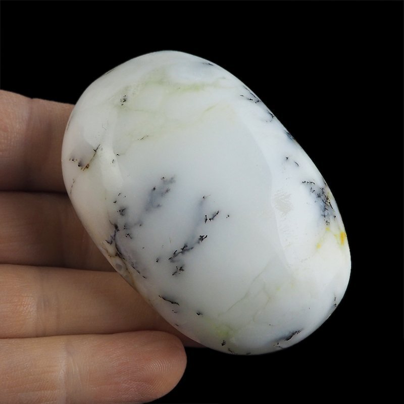 OPAL Z DENDRYTAMI - OTOCZAK - 68 mm - MADAGASKAR