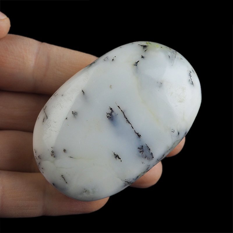 OPAL Z DENDRYTAMI - OTOCZAK - 68 mm - MADAGASKAR
