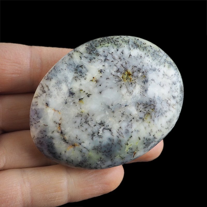 OPAL Z DENDRYTAMI - OTOCZAK - 66 mm - MADAGASKAR