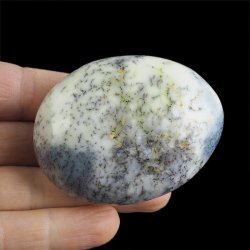OPAL Z DENDRYTAMI - OTOCZAK - 66 mm - MADAGASKAR