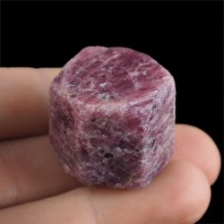 RUBIN - NATURALNY KRYSZTAŁ - 28 mm - TANZANIA