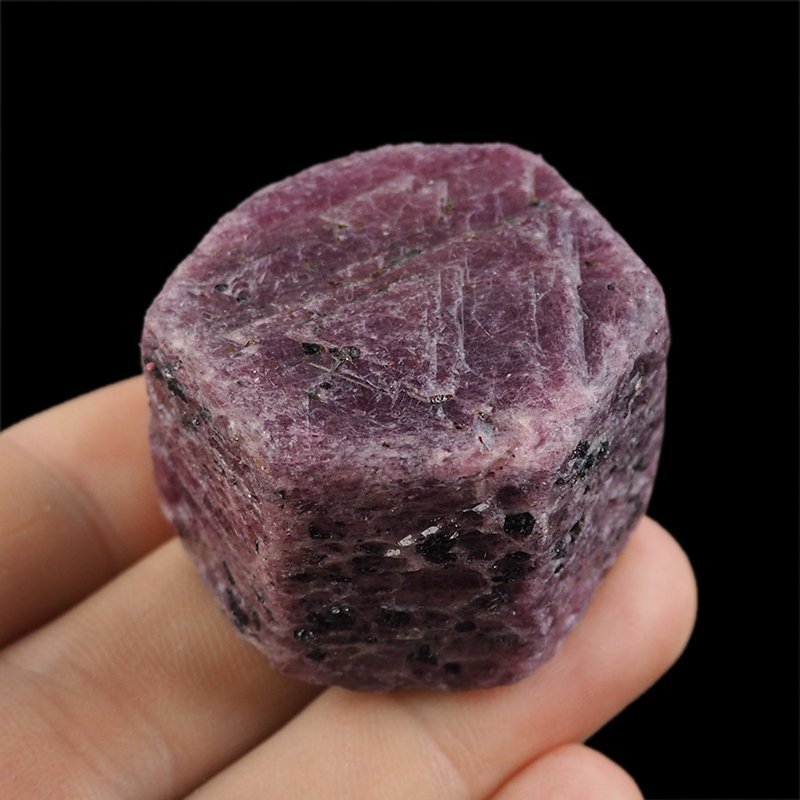 RUBIN - NATURALNY KRYSZTAŁ - 38 mm - TANZANIA