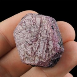 RUBIN - NATURALNY KRYSZTAŁ - 34 mm - TANZANIA