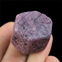 RUBIN - NATURALNY KRYSZTAŁ - 33 mm - TANZANIA