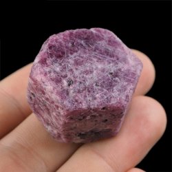 RUBIN - NATURALNY KRYSZTAŁ - 32 mm - TANZANIA