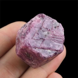RUBIN - NATURALNY KRYSZTAŁ - 32 mm - TANZANIA