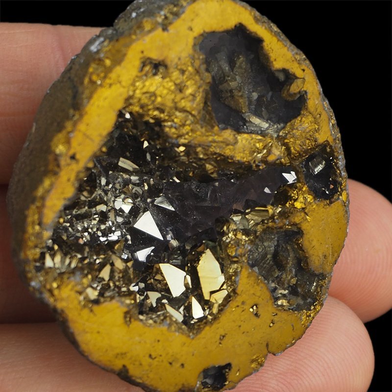 KRYSZTAŁ GÓRSKI - GOLD AURA - GEODA - 42 mm