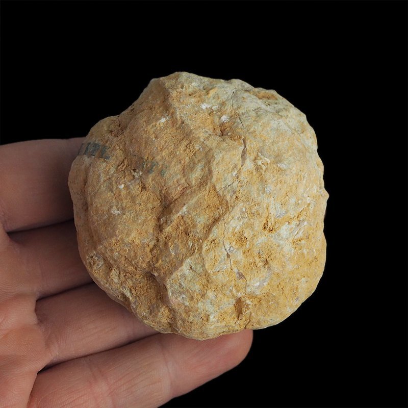 KRYSZTAŁ GÓRSKI - KOMPLETNA GEODA - 62 mm - MAROKO