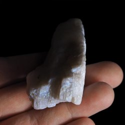 KAMIEŃ KSIĘŻYCOWY (ADULAROWY) - BRYŁKA - 76 mm - TANZANIA