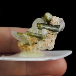 ZIELONY TURMALIN WERDELIT, KRYSZTAŁ GÓRSKI - 40 mm - BRAZYLIA