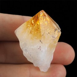 CYTRYN - MONOKRYSZTAŁ - 73 mm - BRAZYLIA