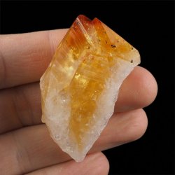 CYTRYN - MONOKRYSZTAŁ - 80 mm - BRAZYLIA