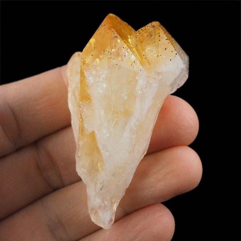 CYTRYN - MONOKRYSZTAŁ - 87 mm - BRAZYLIA