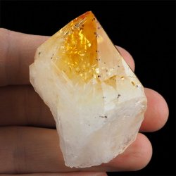 CYTRYN - MONOKRYSZTAŁ - 84 mm - BRAZYLIA