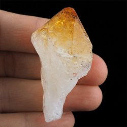 CYTRYN - MONOKRYSZTAŁ - 83 mm - BRAZYLIA