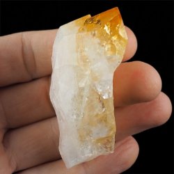 CYTRYN - MONOKRYSZTAŁ - 96 mm - BRAZYLIA