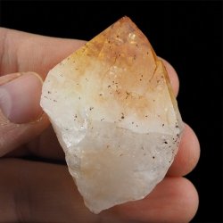 CYTRYN - MONOKRYSZTAŁ - 79 mm - BRAZYLIA