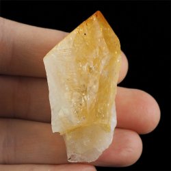 CYTRYN - MONOKRYSZTAŁ - 81 mm - BRAZYLIA