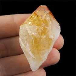 CYTRYN - MONOKRYSZTAŁ - 78 mm - BRAZYLIA