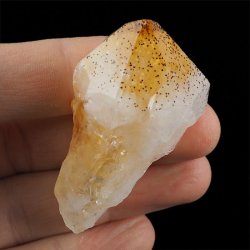 CYTRYN - MONOKRYSZTAŁ - 84 mm - BRAZYLIA