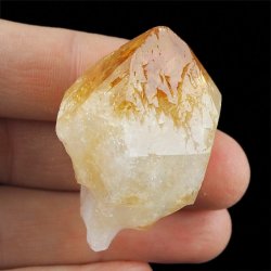 CYTRYN - MONOKRYSZTAŁ - 74 mm - BRAZYLIA