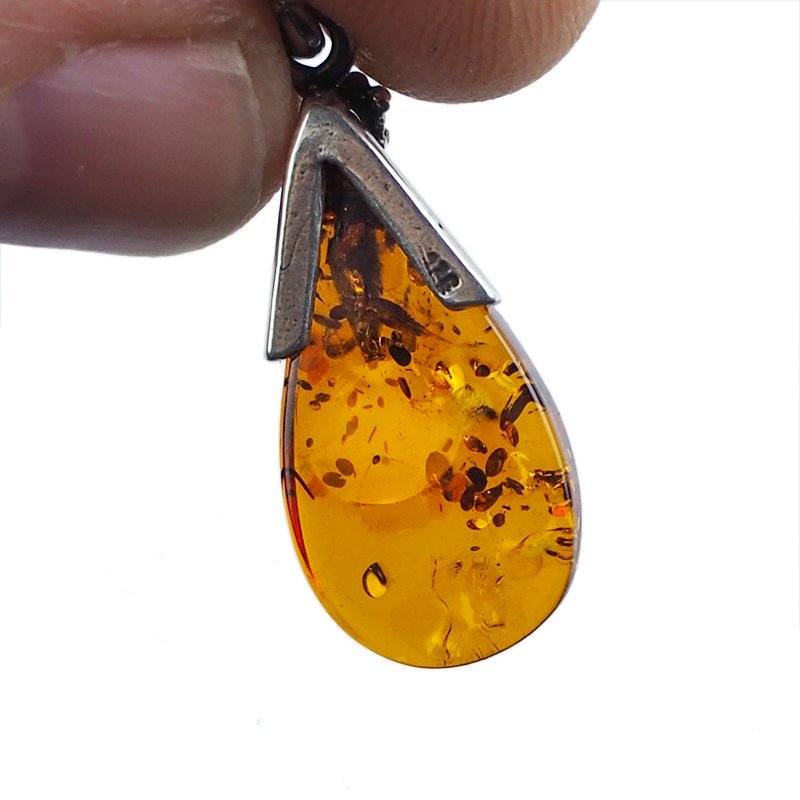 BURSZTYN - WISIOREK Z NATURALNYM KAMIENIEM - 33 mm