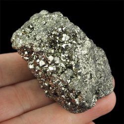 PIRYT - BŁYSZCZĄCE KRYSZTAŁY - 56 mm - PERU