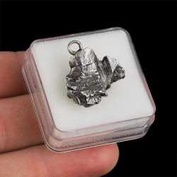 Campo del Cielo - WISIOREK Z METEORYTEM - 22 mm - ARGENTYNA