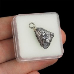 Campo del Cielo - WISIOREK Z METEORYTEM - 23 mm - ARGENTYNA