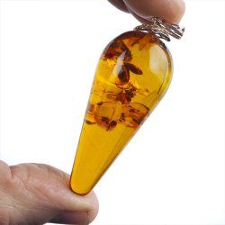 BURSZTYN - WISIOREK Z NATURALNYM KAMIENIEM - 65 mm