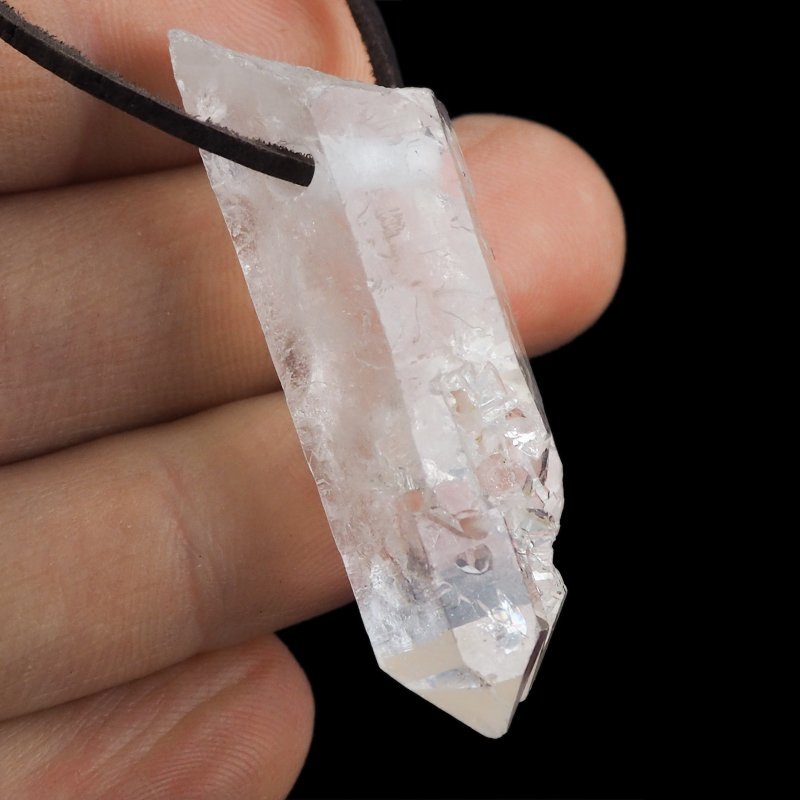 KRYSZTAŁ GÓRSKI - WISIOREK - KRYSZTAŁ NA RZEMYKU - 48 mm